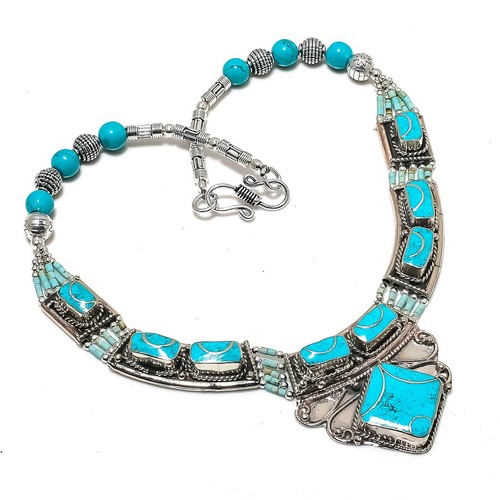 Collana con pietre preziose