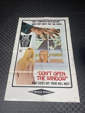 NON APRIRE LA FINESTRA/LASCIA