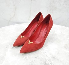 Louis Vuitton Rotes V-Logo