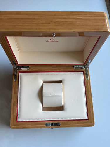Espositore orologio legno - in,