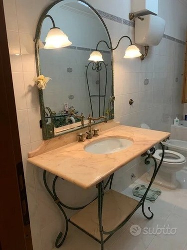 Mobile bagno sospeso con - bagno,