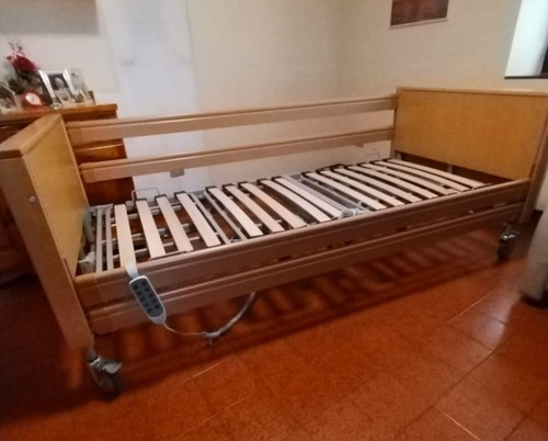 Letto per degenza ospedaliero - degenza,