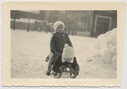Due bambini slitta - bambini, in