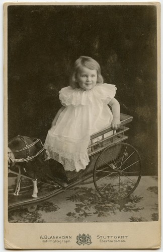 Ragazza carrozza - in,