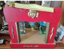 Teatrino con marionette