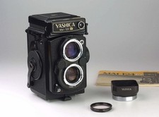 Yashica MAT-124G