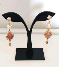 Orecchini pendenti con perla