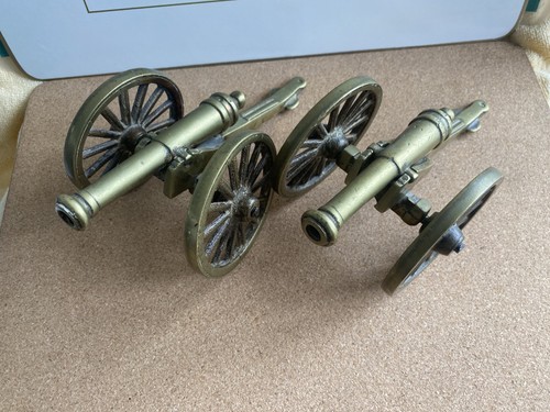 Vecchio cannone antico vintage