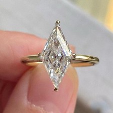 Anello Moissanite Forma