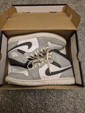 Air Jordan 1 Mid Light grigio
