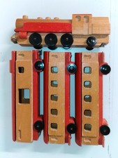 Treno giocattolo in legno