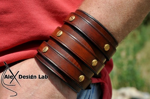 Bracciale pelle borchiata - in,