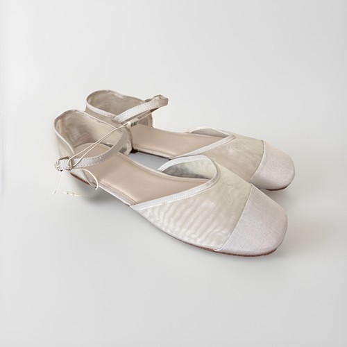 These elegant zara flats - these,