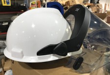 Casco MSA con protezione facciale Defender. Condizioni NUOVE!  BIANCO