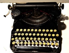 Macchina da scrivere vintage