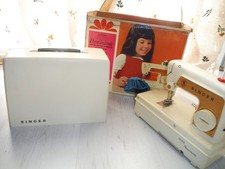 macchina da cucire giocattolo