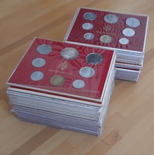 Vaticano 64 DIVISIONALI tutti con 500 lire argento dal 1966 al 1978 Lotto Stock