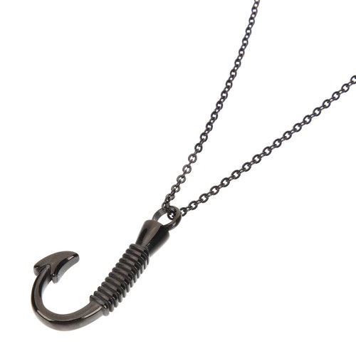 Collana con ciondolo inciso
