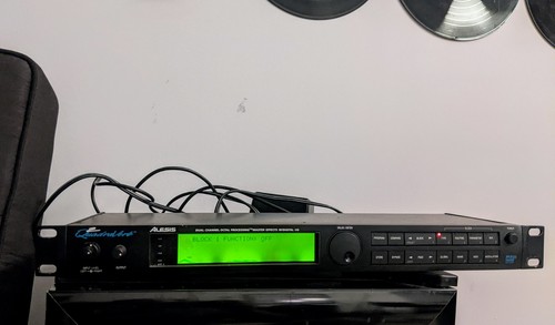 Alesis quadraverb con - 2,