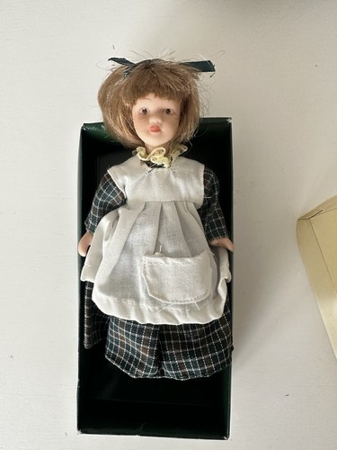 Vintage dolls house - vintage,