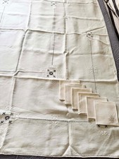Tovaglia antica  in lino ricamata a mano con tovaglioli