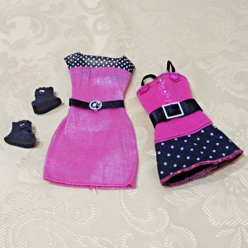 Barbie due abiti fashionistas - barbie,