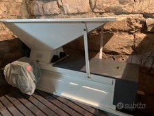 pigiatrice deraspatrice per uva a motore 