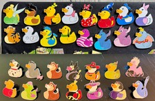 Nuova spilla o set Ducks of