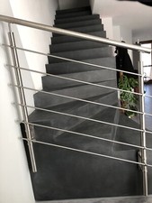 Corrimano in acciaio inox. Inclinazione variabile. Come nuovo.