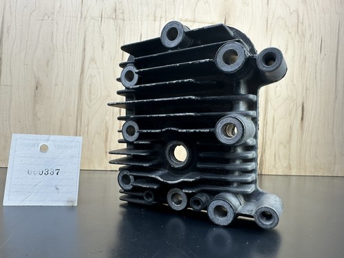 Motore quattro testa cilindro