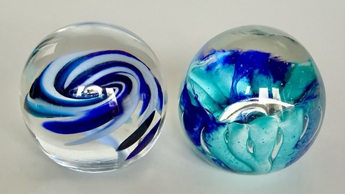 Fermacarte vortice blu - 2, a