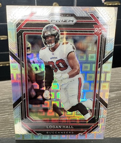 Logan hall 2022 - hall, panini