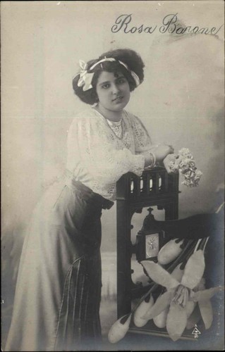 Attrice bella donna rosa - attrice,