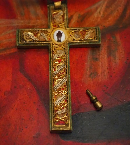 Antico ciondolo croce