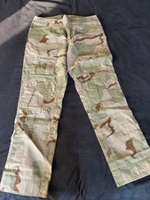 Pantaloni tattici mimetici con