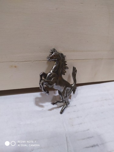 Cavallino ferrari posteriore - cavallino,