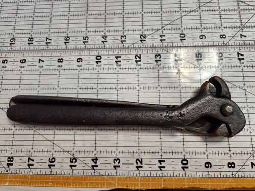Pinza vintage ghisa - 2, teste