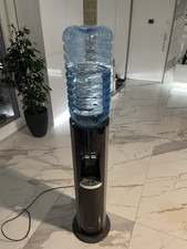 Distributore d'Acqua Mistral Nero Grigio: Innovazione e Stile per Ogni Ambiente