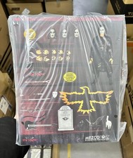 Modellino action figure Mezco