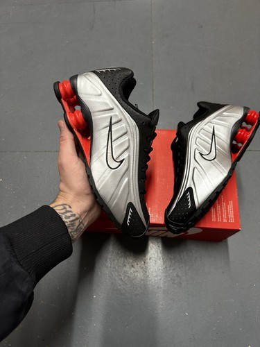 Nike shox nero metallizzato - shox, r4