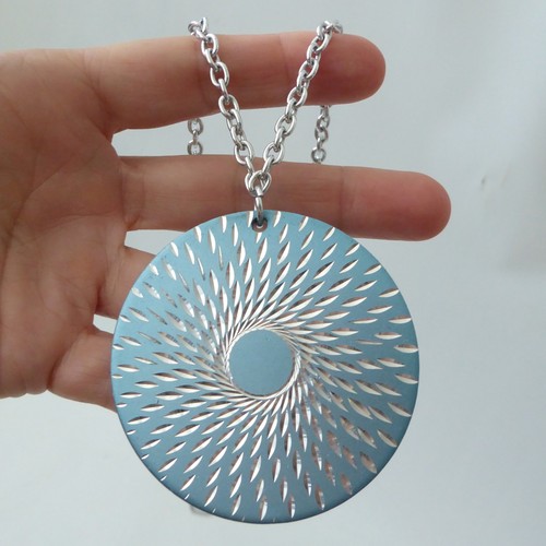 Collana con ciondolo - , in