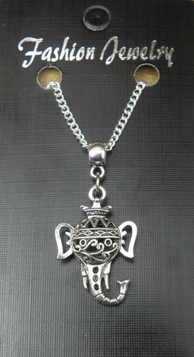 Collana con ciondolo testa - , di
