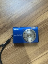 Nikon Coolpix S570 –