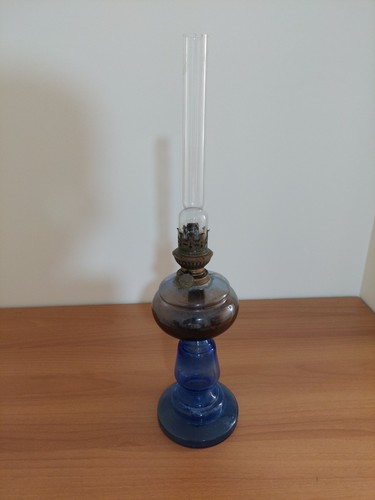 Lampada petrolio antica in - petrolio,