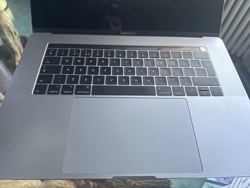 Apple macbook pro 2017 - apple,