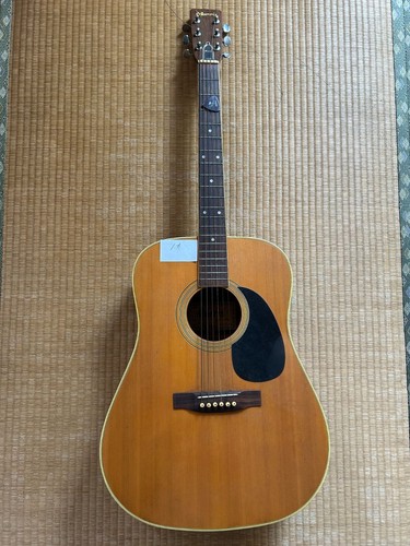 Chitarra acustica vintage