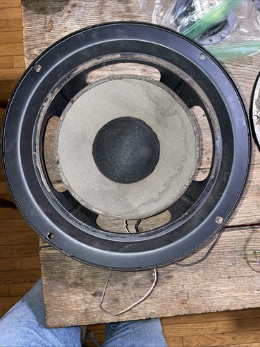 Needs foam woofer - re-foam, 31063