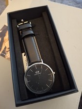 Daniel Wellington "The Classic Sheffield Black" nuovo con oltre il 50% di sconto prezzo consigliato.