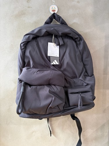Adidas must have - must-have, puffy