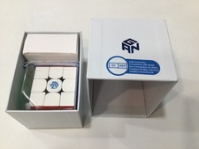 3cubi di rubik della Gan n.2